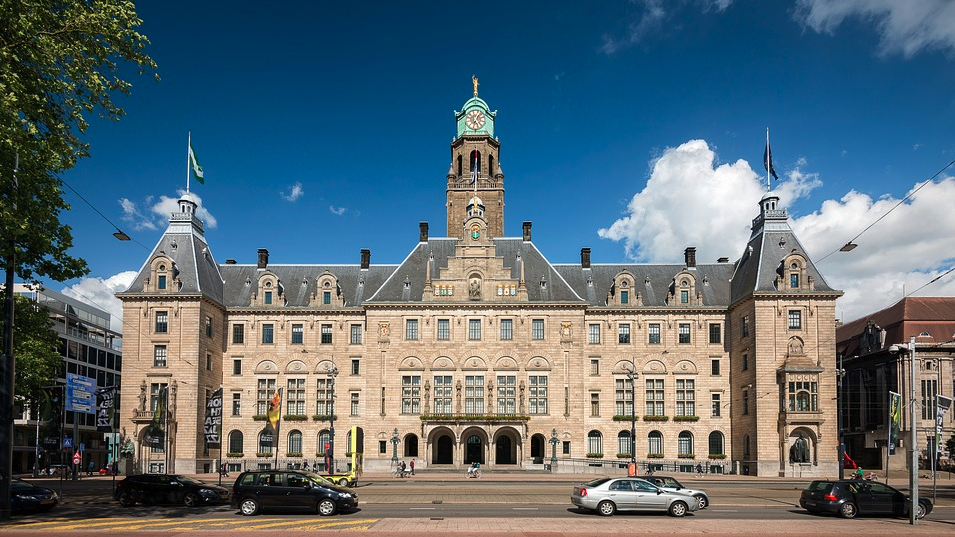 Maurice Meeuwissen - De Rotterdamse raadzaal bestaat 100 jaar maar is er  reden tot feest? | TPO.NL
