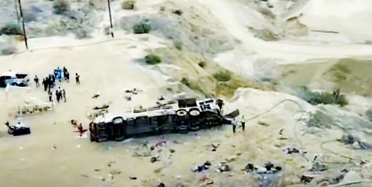 Bus met 60 passagiers stort in afgrond in Peru, tenminste 25 doden