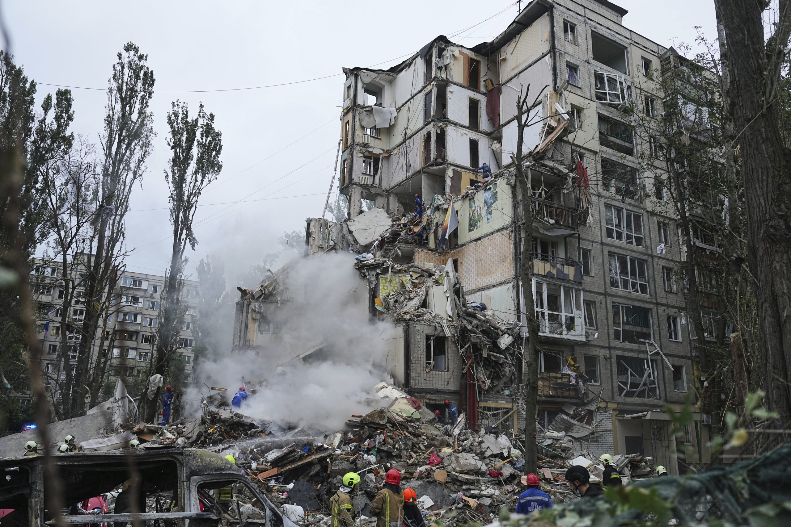 Zes doden en tientallen gewonden bij Russische aanval op Kiev
